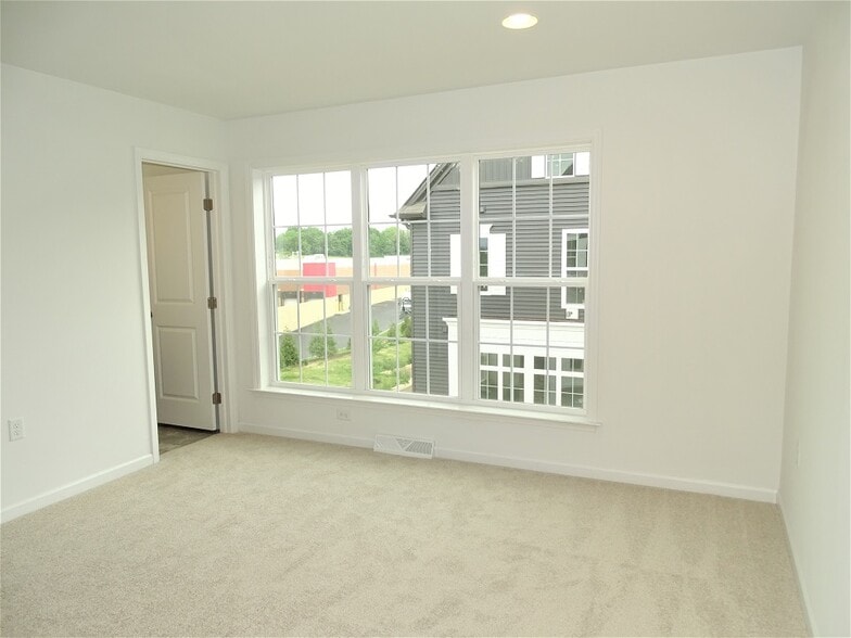 Building Photo - 320 Mayer Pl