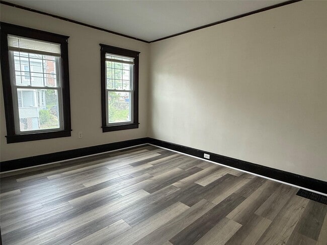 Building Photo - 26 Linden Ave