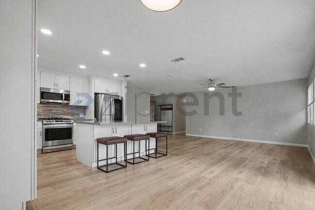 Building Photo - 2307 N Cirby Way