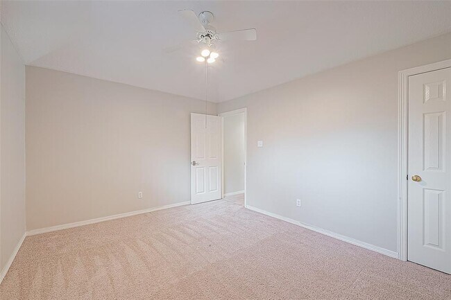 Building Photo - 13135 Finch Brook Dr
