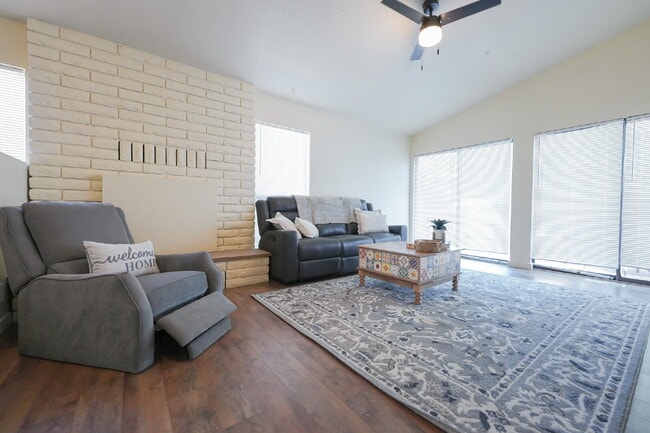 Building Photo - Spacious 3-Bedroom, 2-Bath Home – Fully Furnished