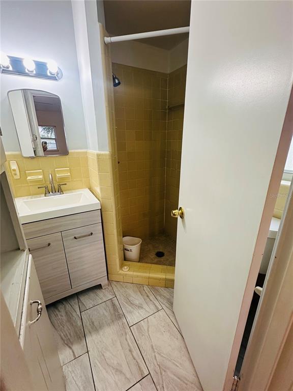 Building Photo - 6033 Balboa Dr