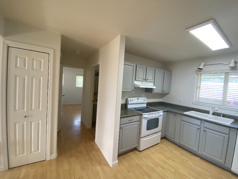 Building Photo - 73-4223 Eluna St