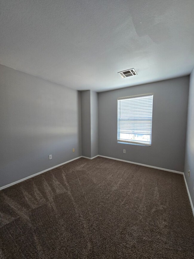 Building Photo - Fabulous 3-Bedroom, 3.5-Bathroom Home with...