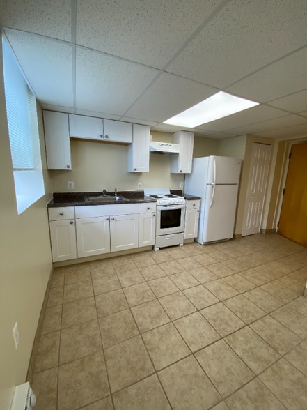 Building Photo - 420 North St