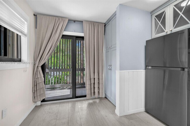 Building Photo - 3265 Virginia St