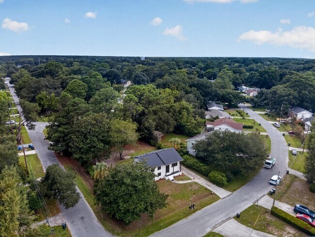 Building Photo - 1411 Westway Dr