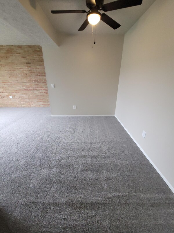 Building Photo - 1105 W Maple St NW