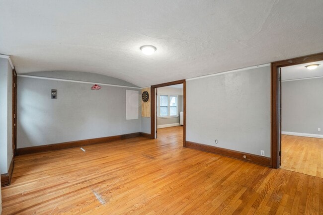 Building Photo - Downer upper across from UWM