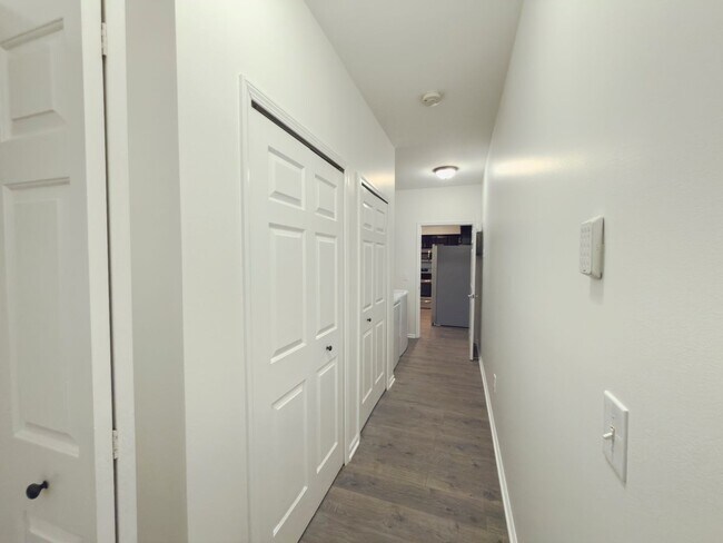 Building Photo - Beautiful Ranch 2 bed/2 bath Condominium