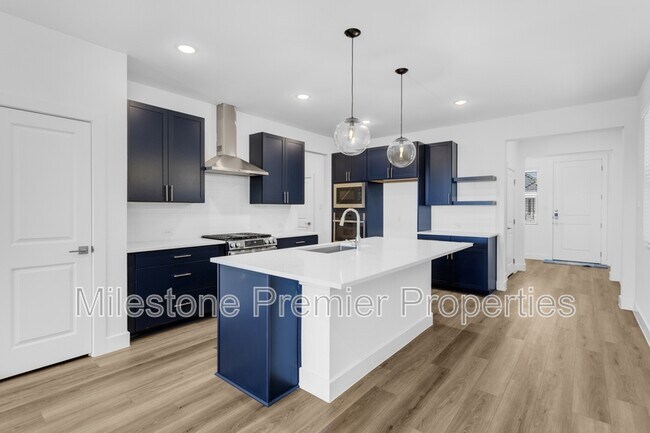 Building Photo - 820 Sunflower Trl