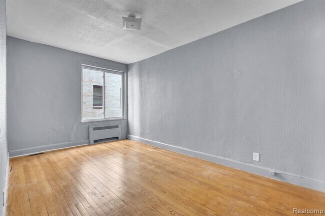 Building Photo - 17701 Manderson Rd