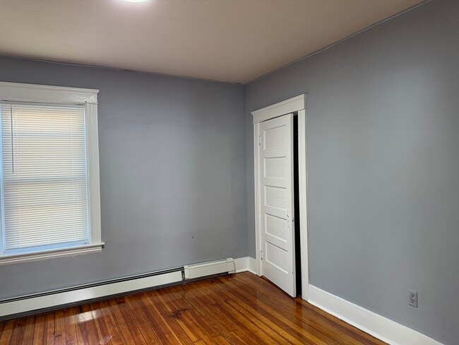 Building Photo - 143 Pilgrim Ave