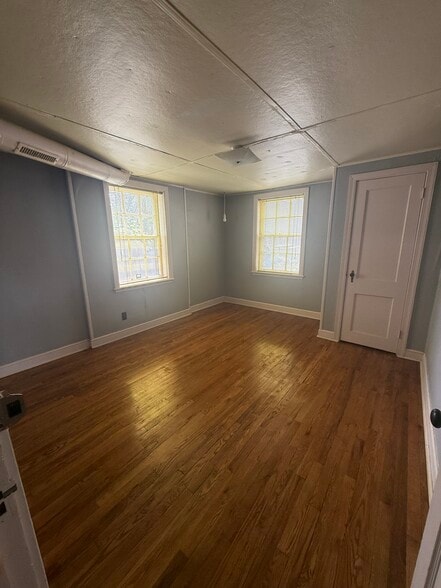 Building Photo - 1010 Kenyon St