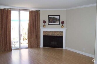 Building Photo - 1006 San Souci