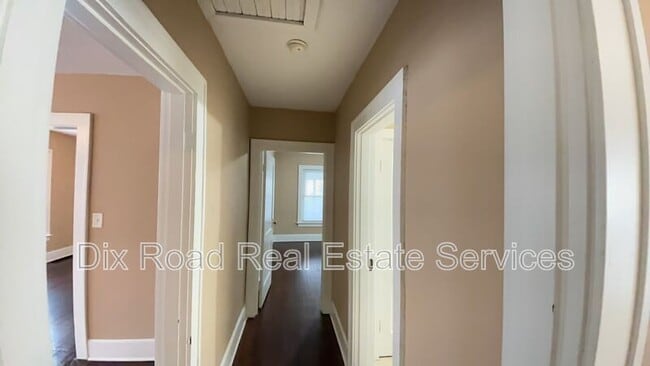 Building Photo - 717 N D St