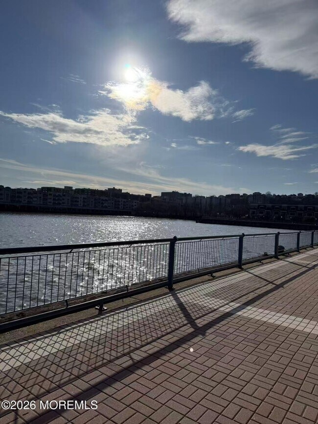 Building Photo - 330 The Promenade