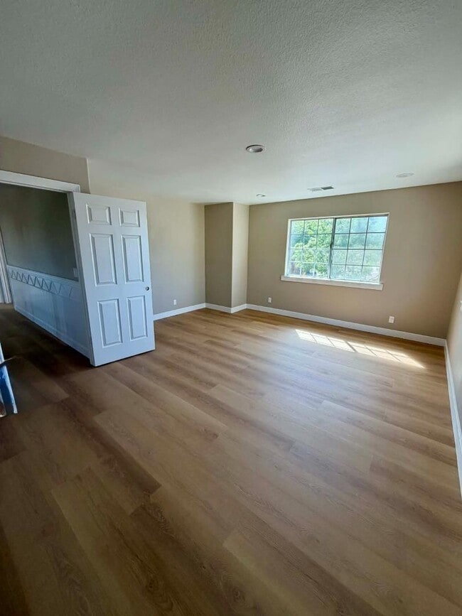 Building Photo - 2106 Shortridge Ave