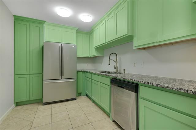 Building Photo - 2821 N Bell Ave