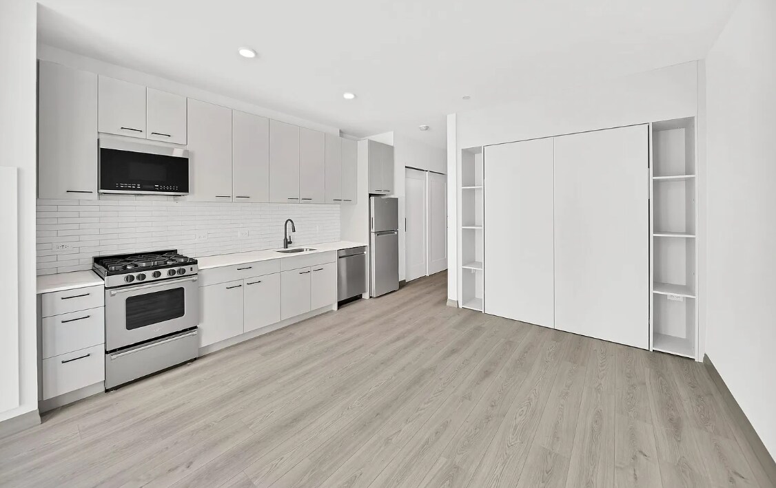 Building Photo - 2155 N Elston Ave