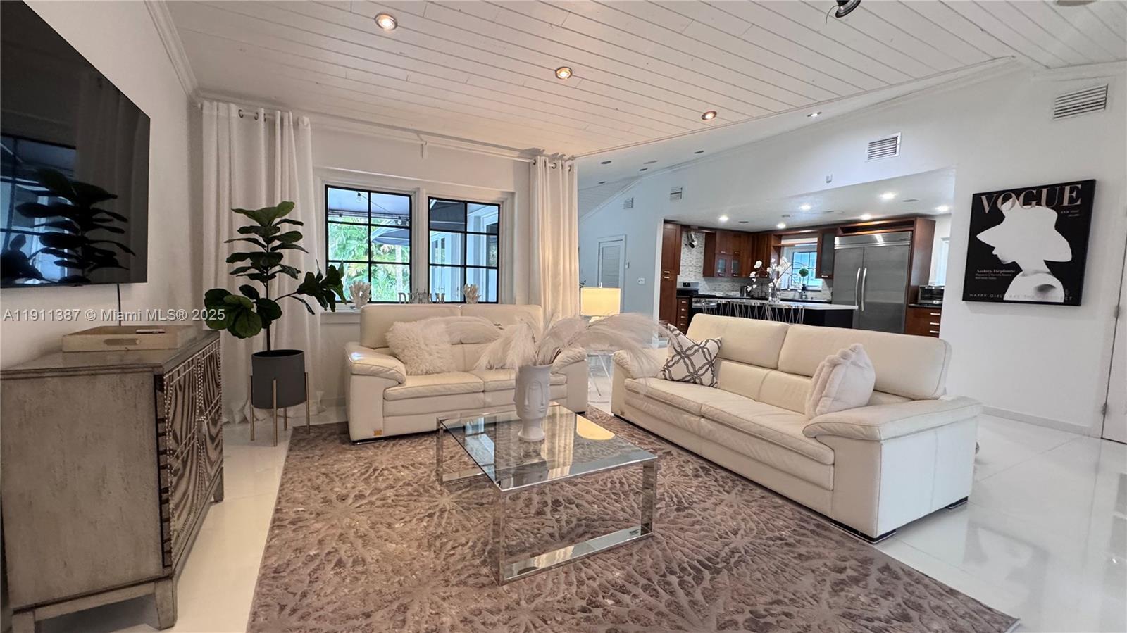 Building Photo - 1332 Van Buren St