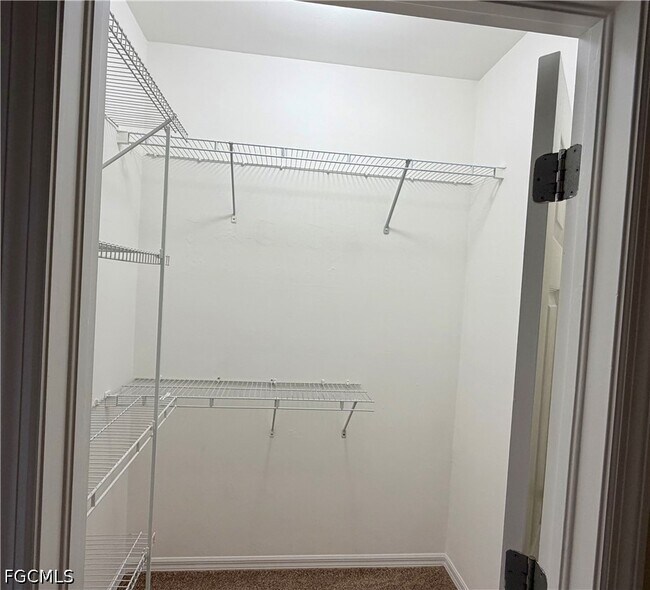 Building Photo - 1466 Argyle Dr