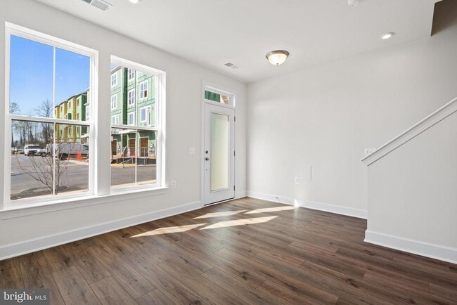 Building Photo - 596 Watermans Dr