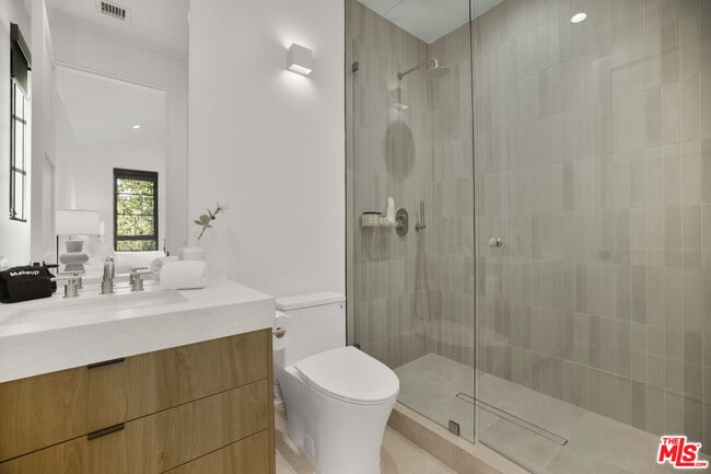 Building Photo - 4433 Kraft Ave