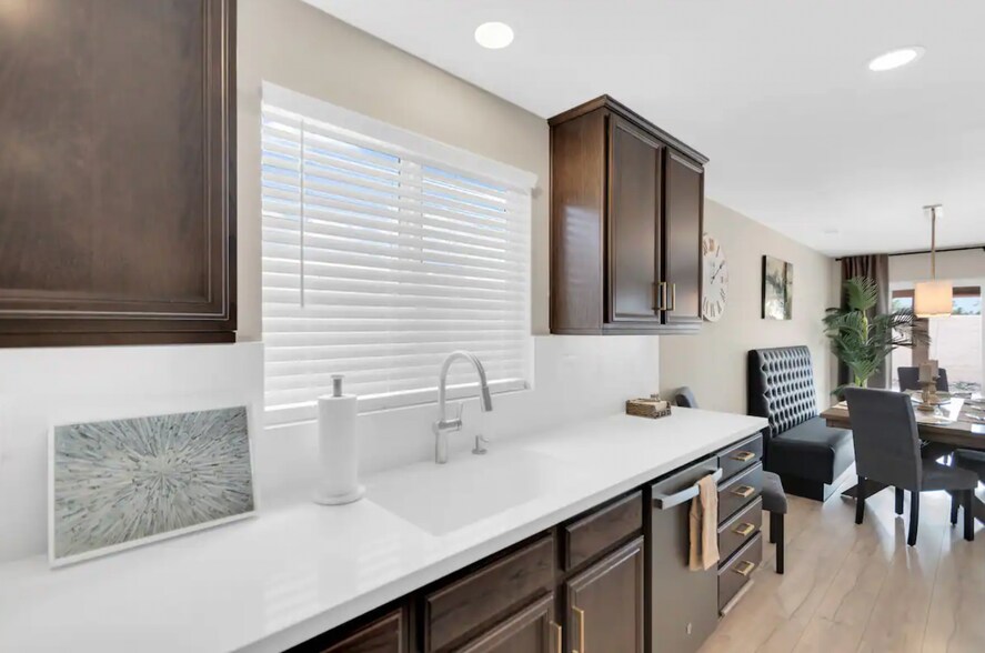 Building Photo - 84131 Azzura Way