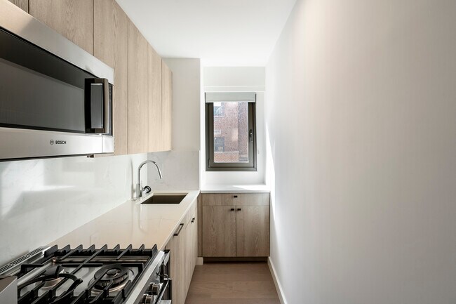 Interior Photo - 220 East 72nd Street