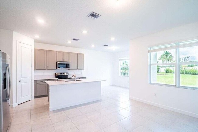 Building Photo - 4819 Navali Dr