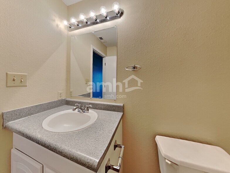 Building Photo - 7703 Vincent Ct