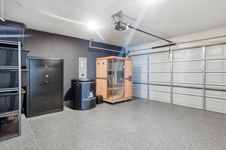 Building Photo - 2540 Elm Pl