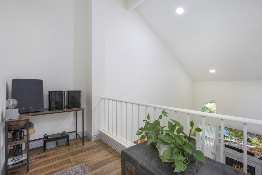 Building Photo - 21145 Flametree