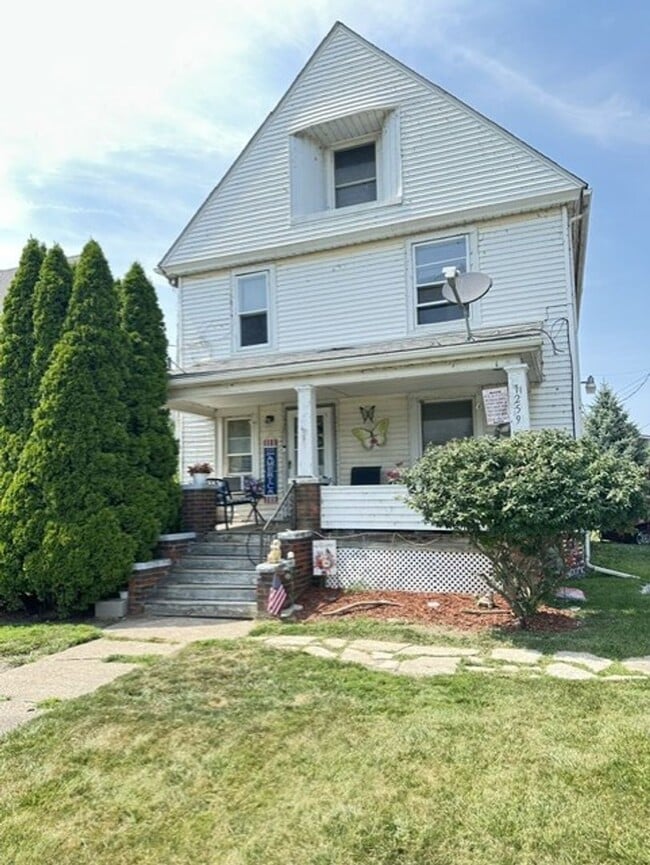 Building Photo - 1257 E Erie Ave