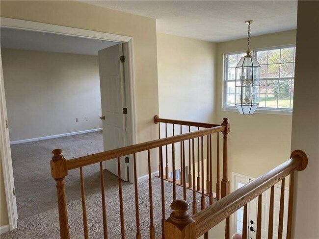 Building Photo - 204 Quail Ct