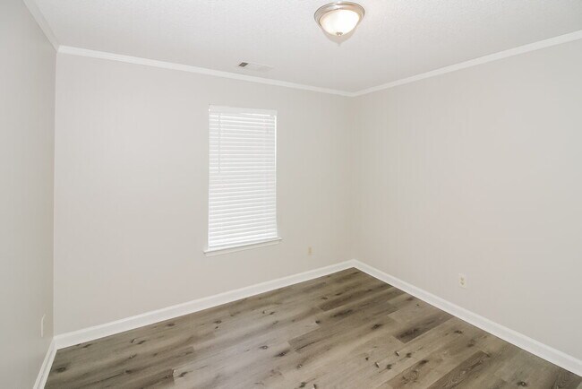 Building Photo - 8085 Conridge Dr