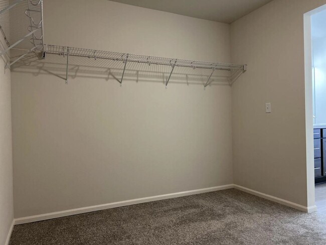 Building Photo - Enormous Two-Story Home- Available January 9th