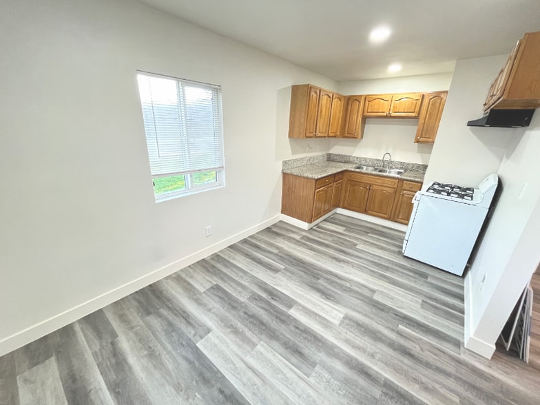 Building Photo - 1610 N H St