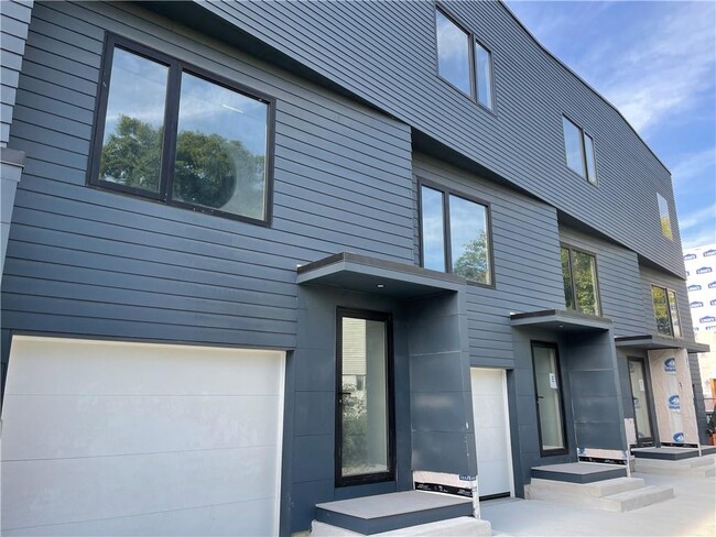 Building Photo - 47 Matilda St