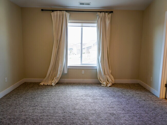 Building Photo - 2274 S 50 E