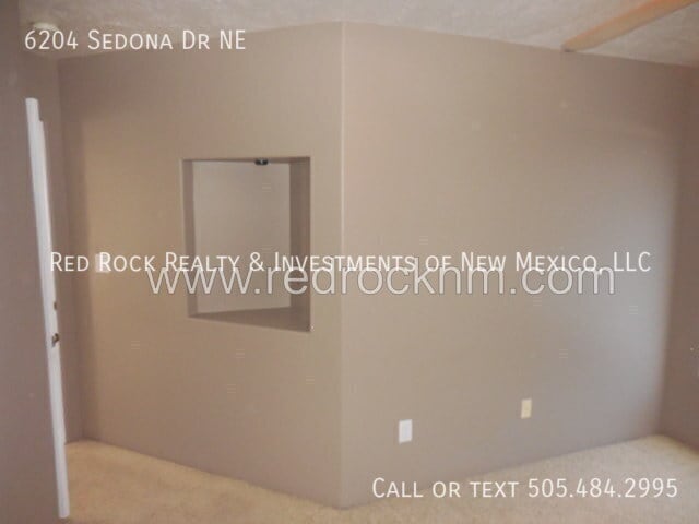 Building Photo - 6204 Sedona Dr NE