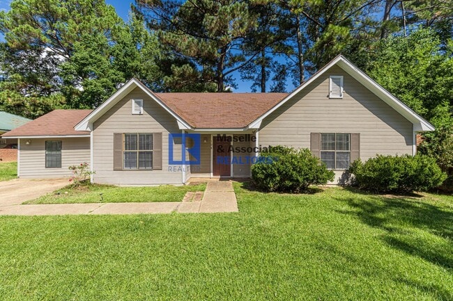 Building Photo - 5 Bedroom/2 Bath Home in Bellegrove Subdiv...