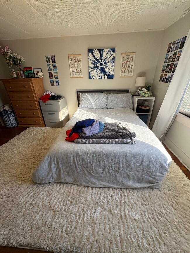 Building Photo - 1527 Ferry St