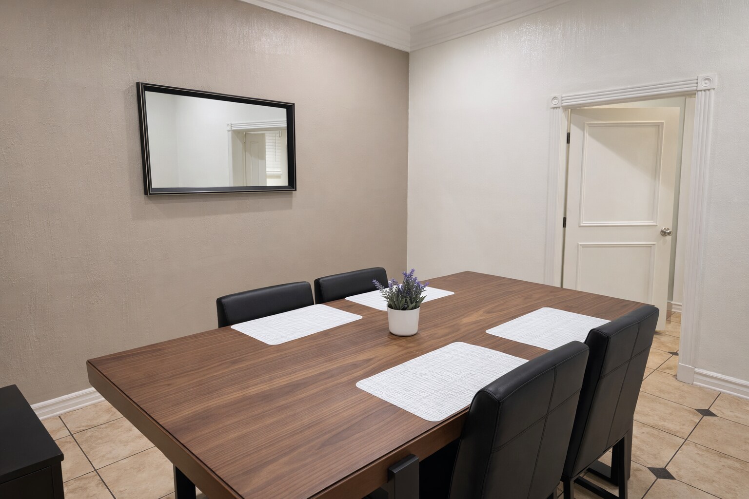 Building Photo - 1014 Brown St