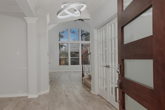 Building Photo - 83 E French Oaks Cir