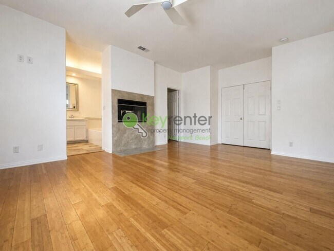 Building Photo - 302 E 16th St