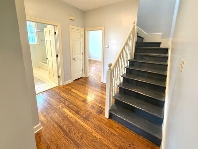 Building Photo - Now Leasing In Near Overton Park and Arts District- 4-bedroom 1.5 Bath Available Now!