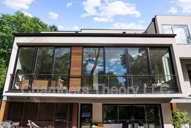 Building Photo - 3820 Argyle Terrace NW