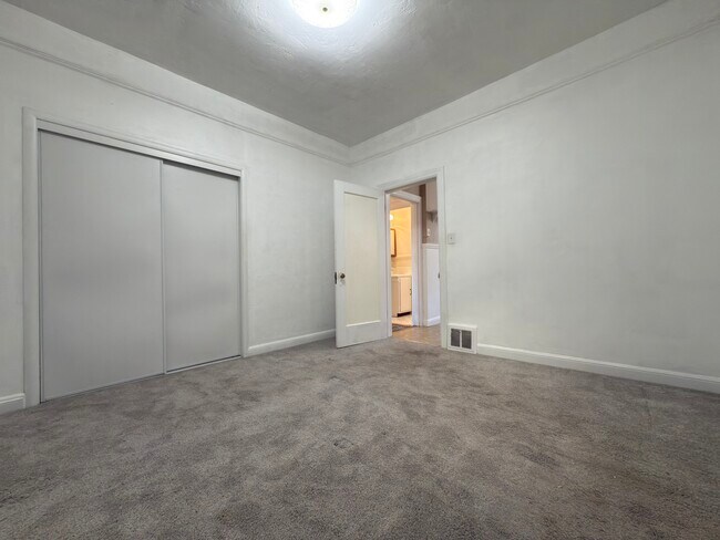 Building Photo - 160 San Benito Rd